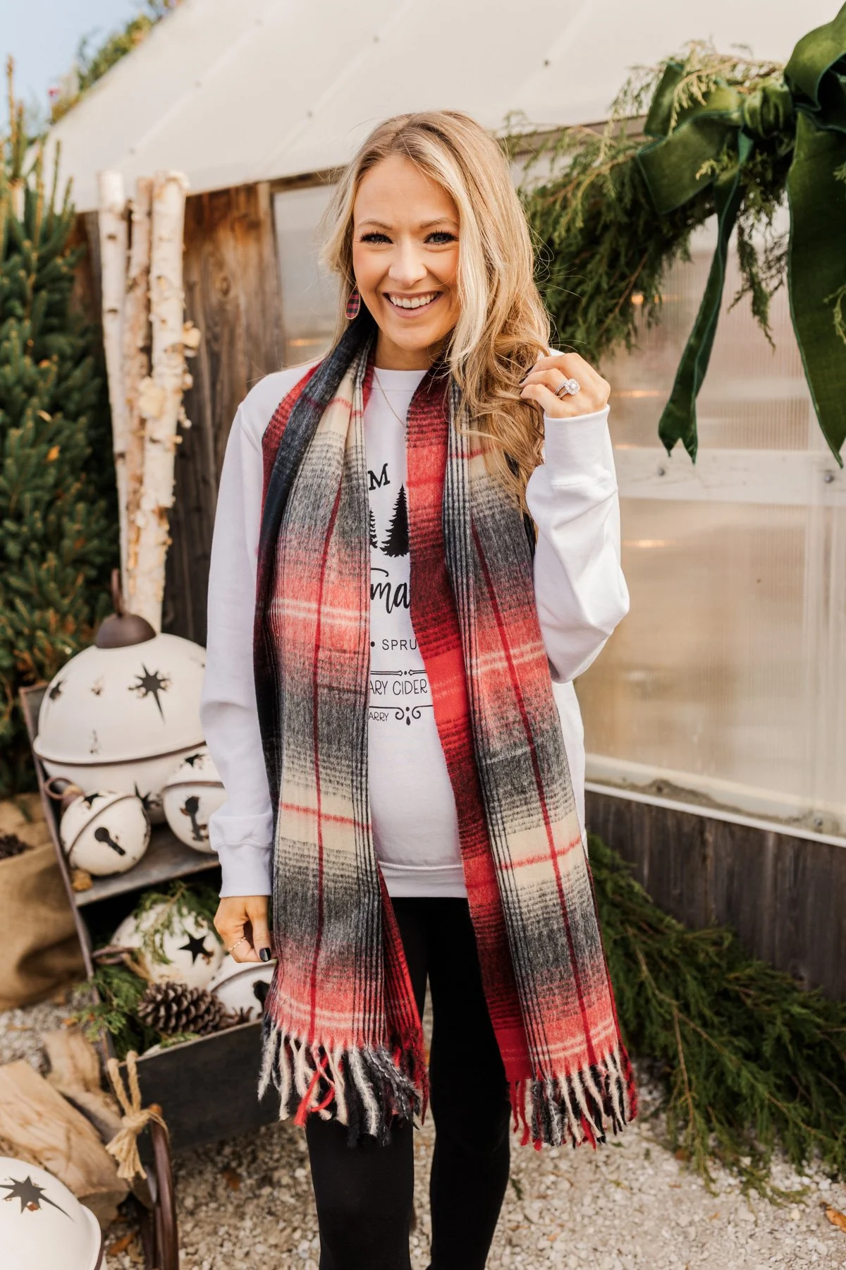 Looking Elegant Blanket Scarf- Red & Black - Image 3