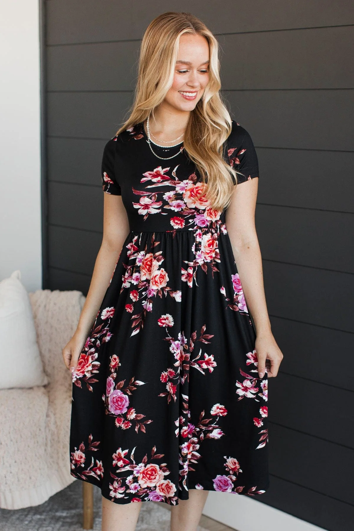 Looking Fabulous Floral Midi Dress- Black - Image 3