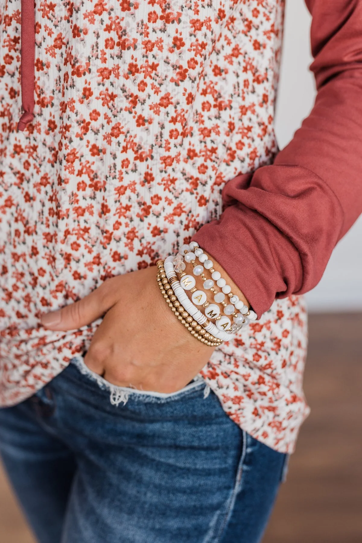 Loving My "Mama" 6-Piece Bracelet Set- White - Image 2