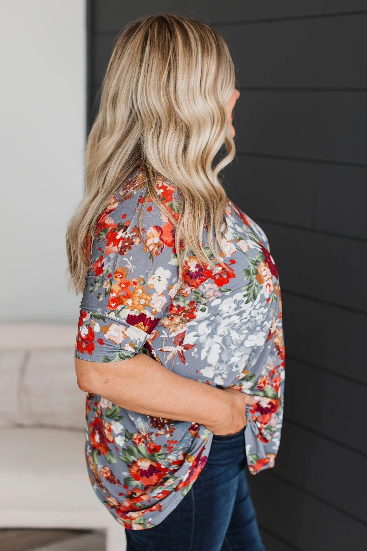 Main Priority V-Neck Floral Top- Grey - Image 5