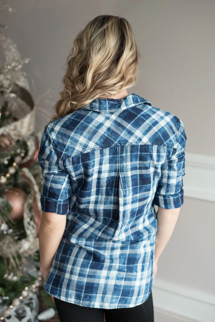 Never Blue Button Distressed Top - Image 12