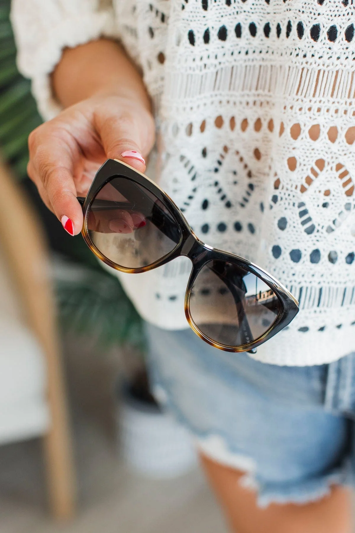 Pop Of Sunshine Cat Eye Sunglasses- Black
