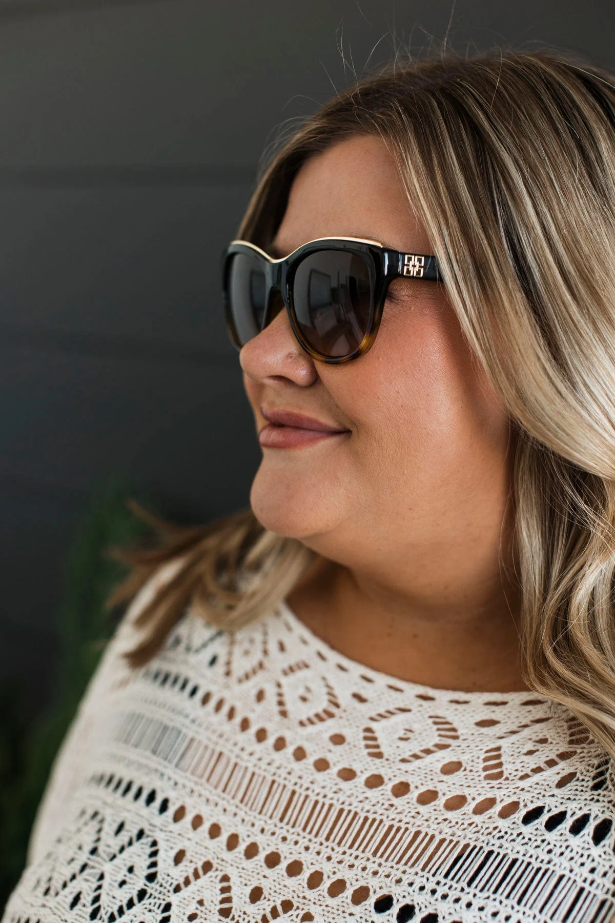 Pop Of Sunshine Cat Eye Sunglasses- Black - Image 3
