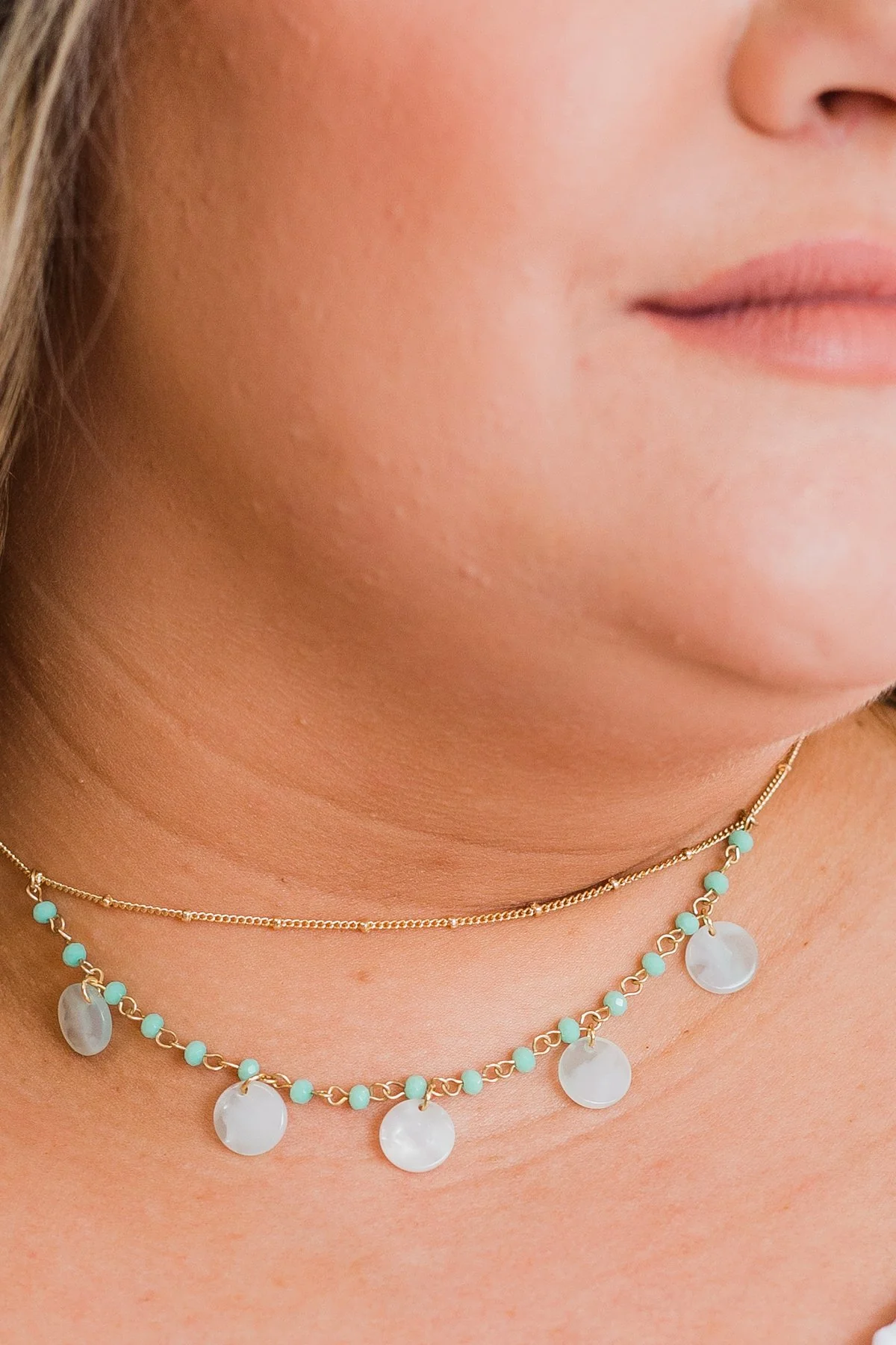 Pretty Little Circle Charm Necklace- Blue - Image 2