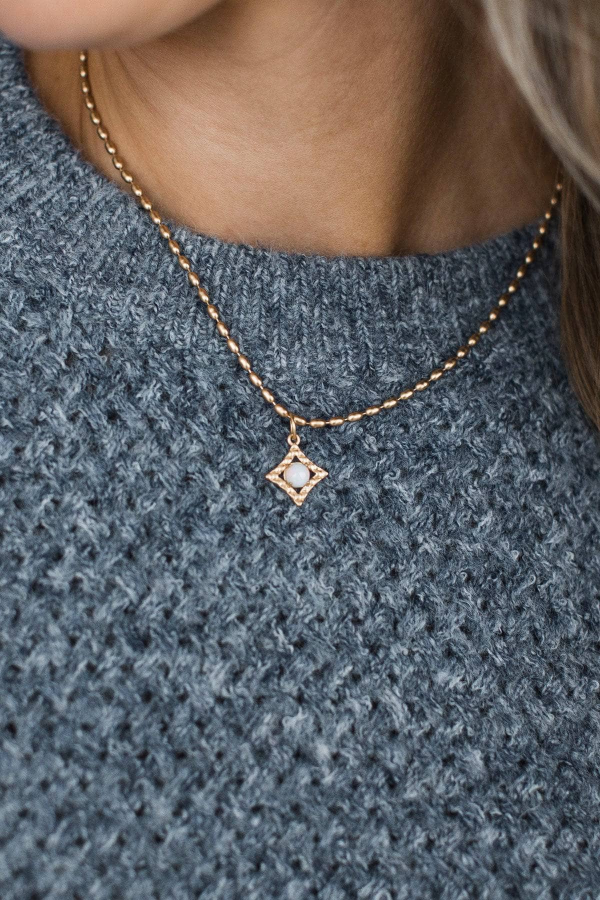 Pure Elegance Single Chain Pendant Necklace- Gold