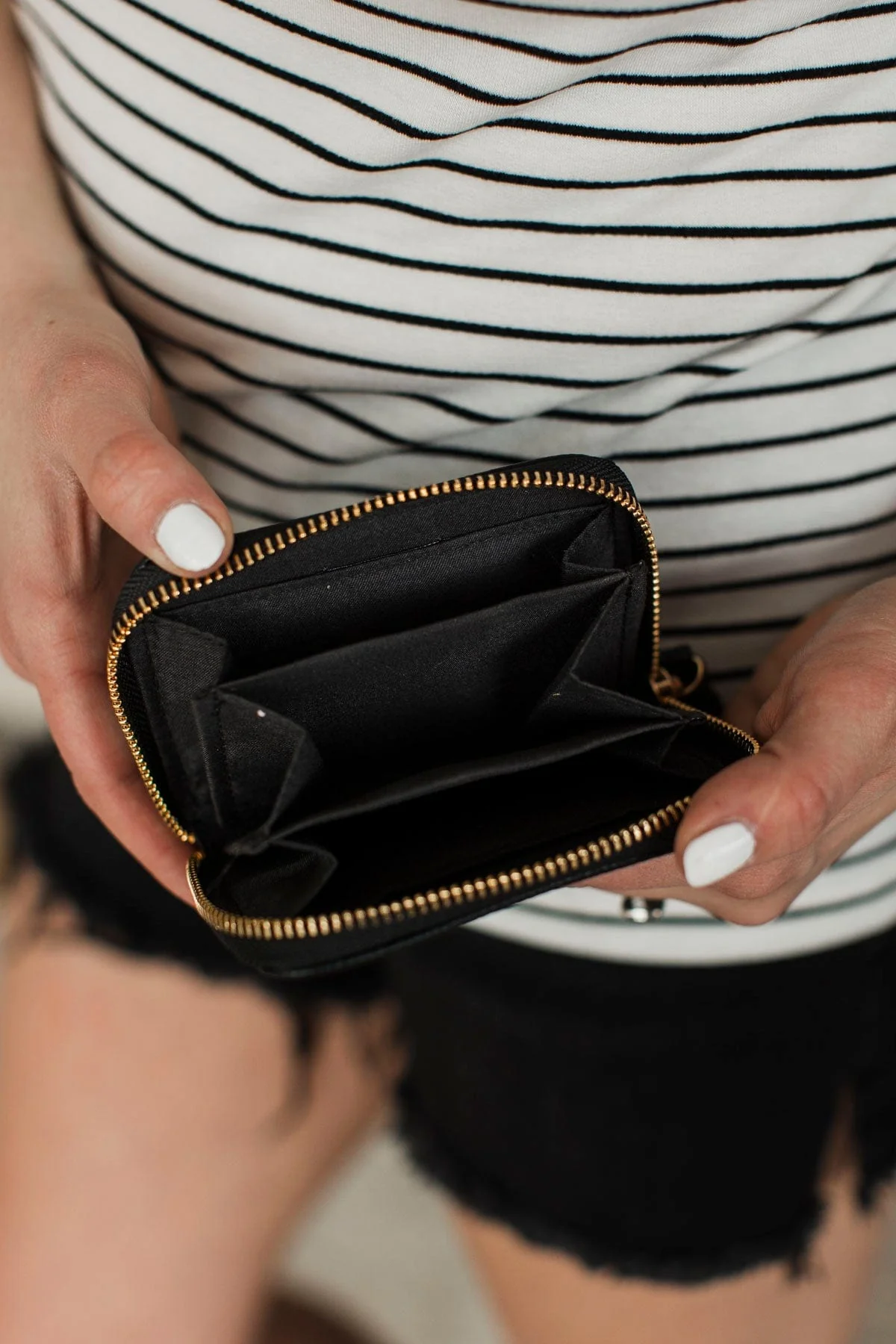 Real Allure Accordion Zip Wallet- Black - Image 2