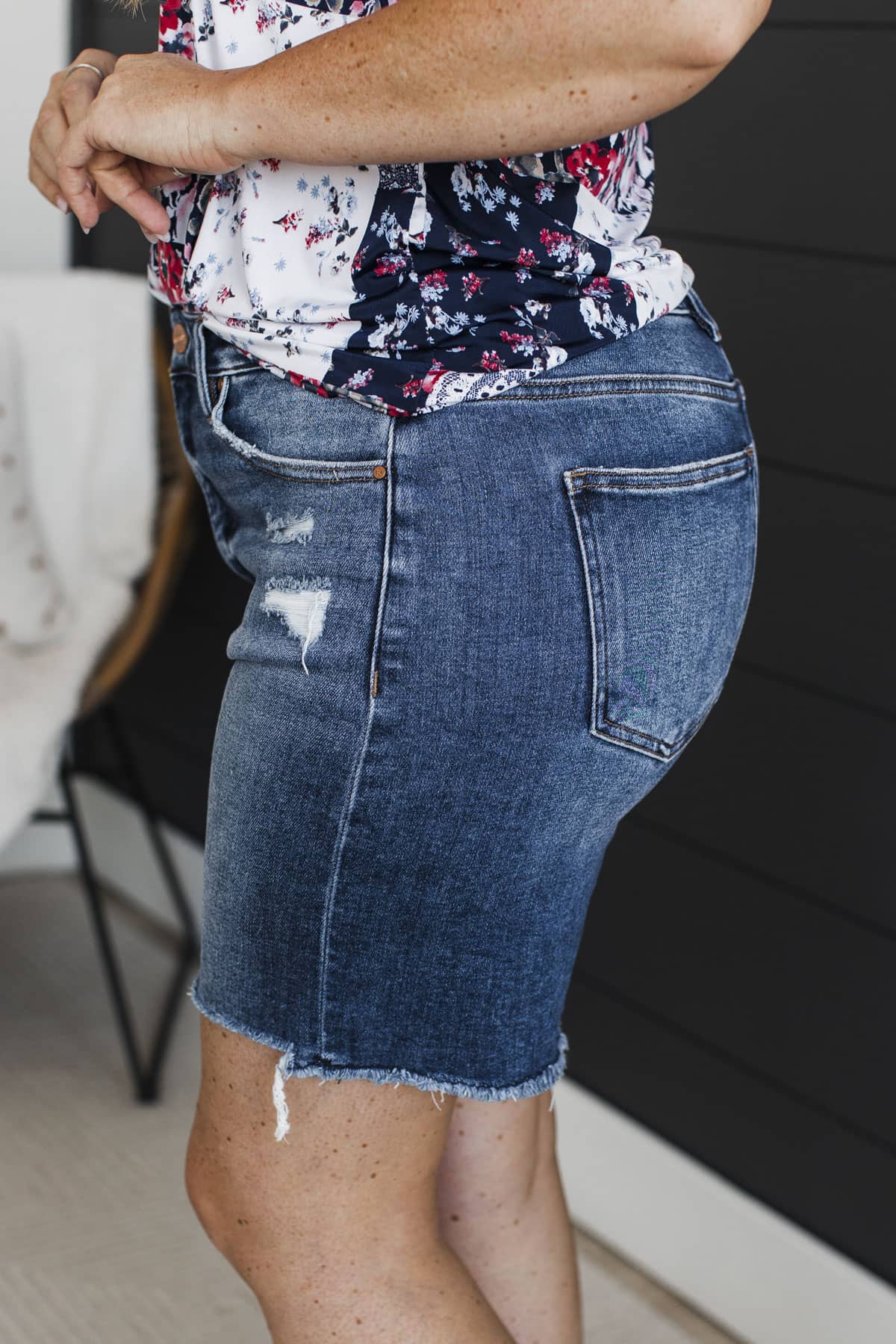 Risen Mid-Length Denim Shorts- Cosette Wash - Image 5