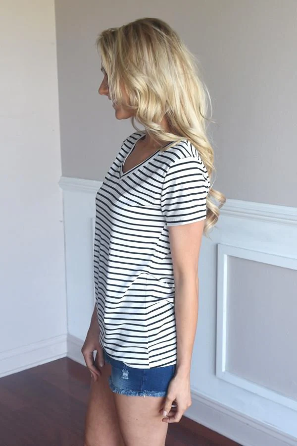 Run the World Tee ~ Stripes - Image 5