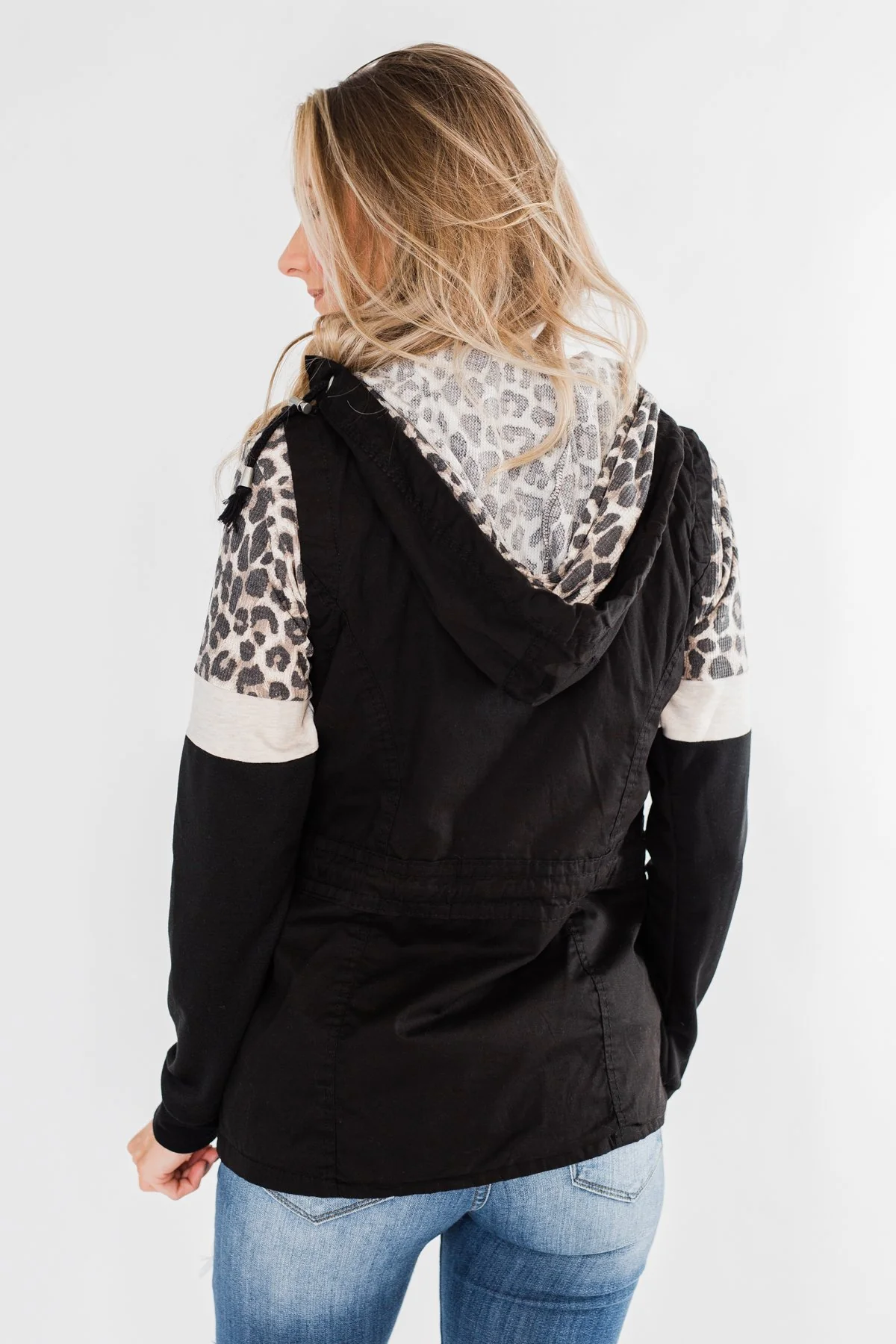 Season Essential Vest- Black - Image 12