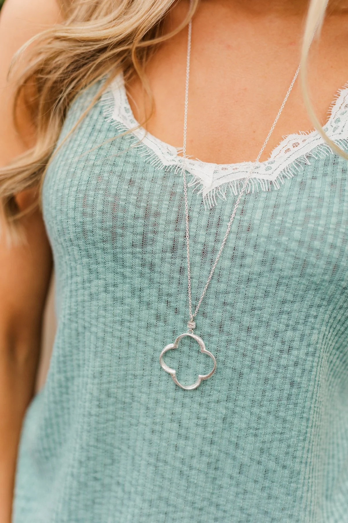 Shining My Smile Clover Pendant Necklace- Silver - Image 3
