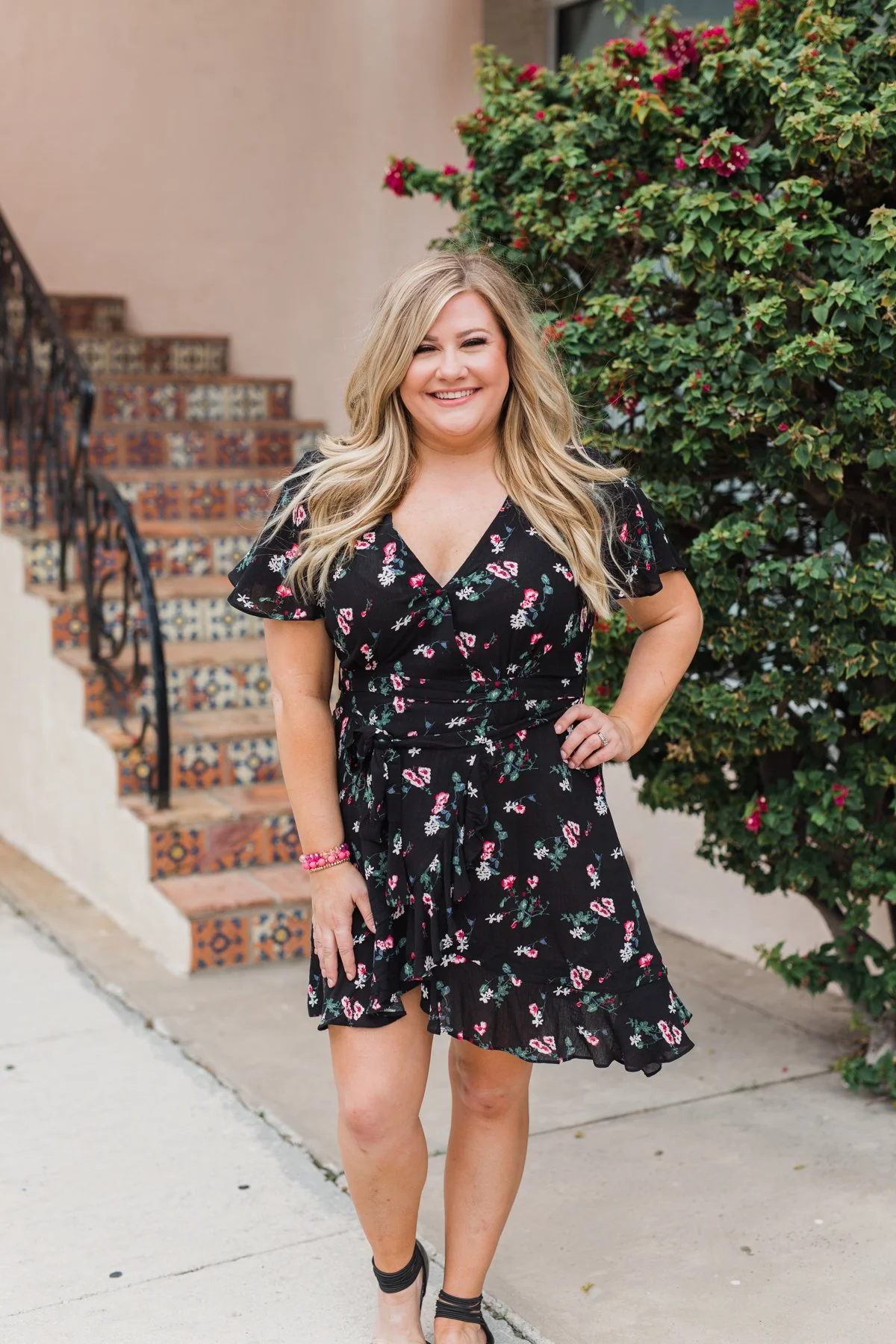 Short Sleeve V-Neck Wrap Detail Dress- Black - Image 10