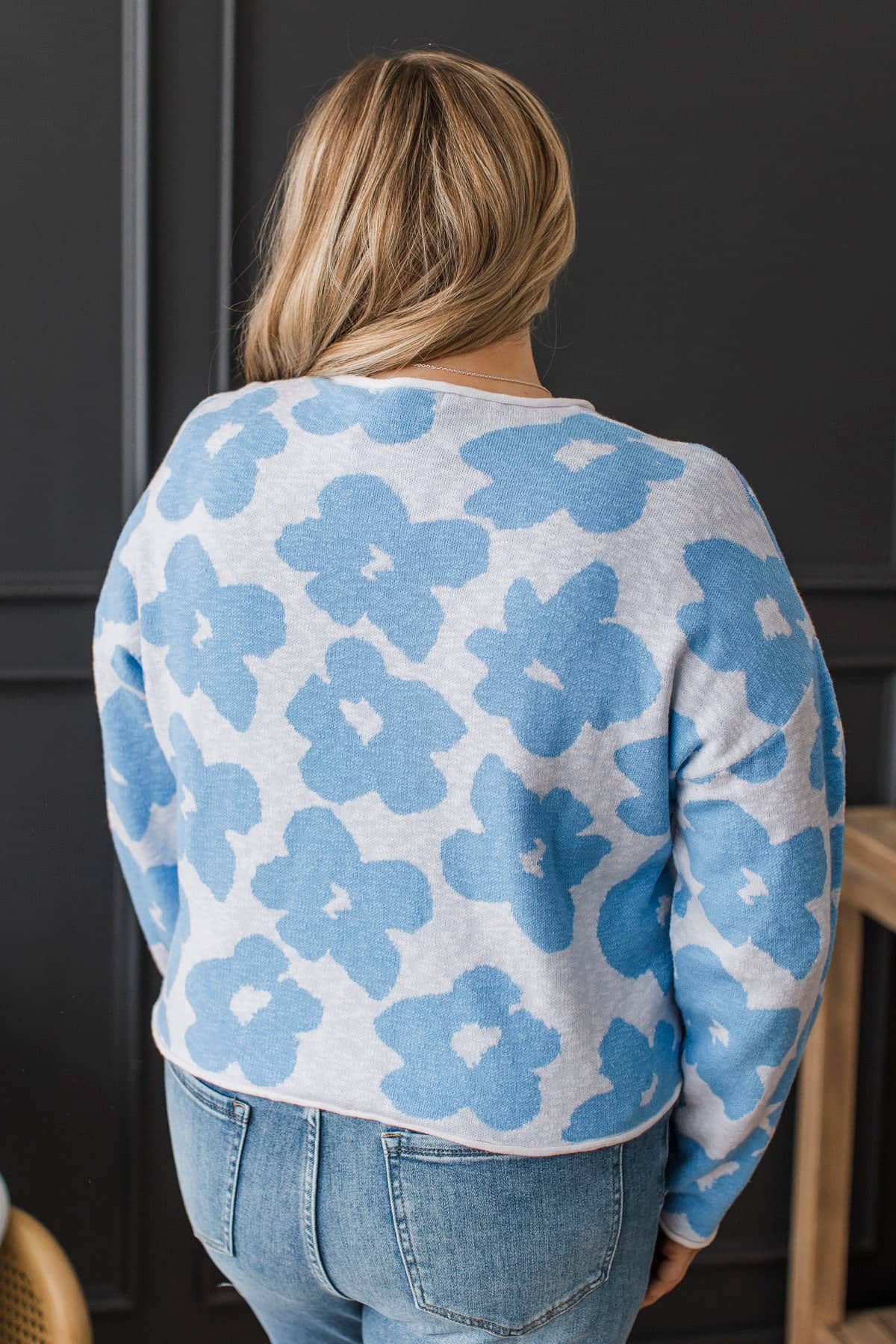 Signature Move Floral Knit Sweater- Ivory & Blue - Image 8