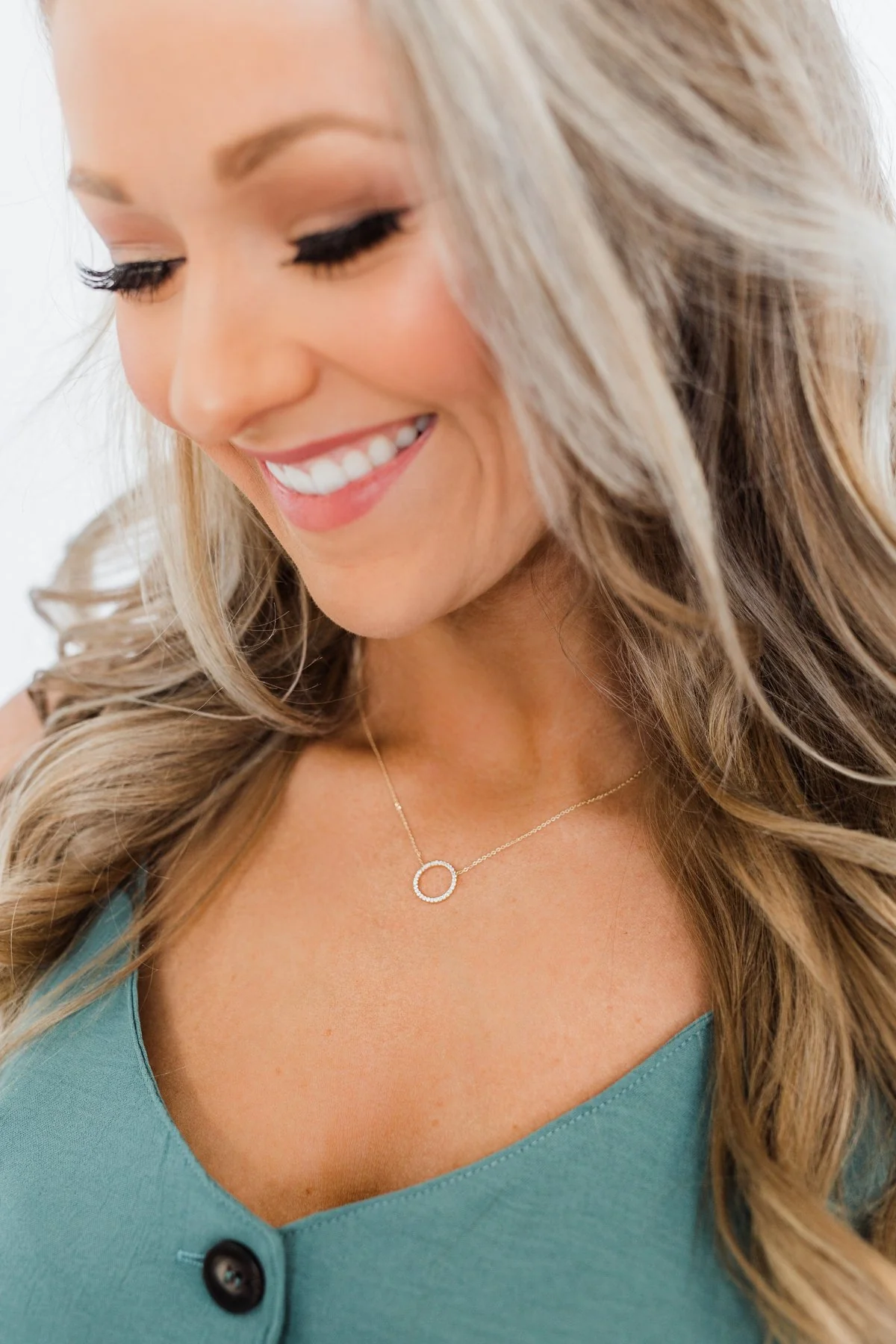 Single Diamond Studded Circle Necklace- Gold - Image 2