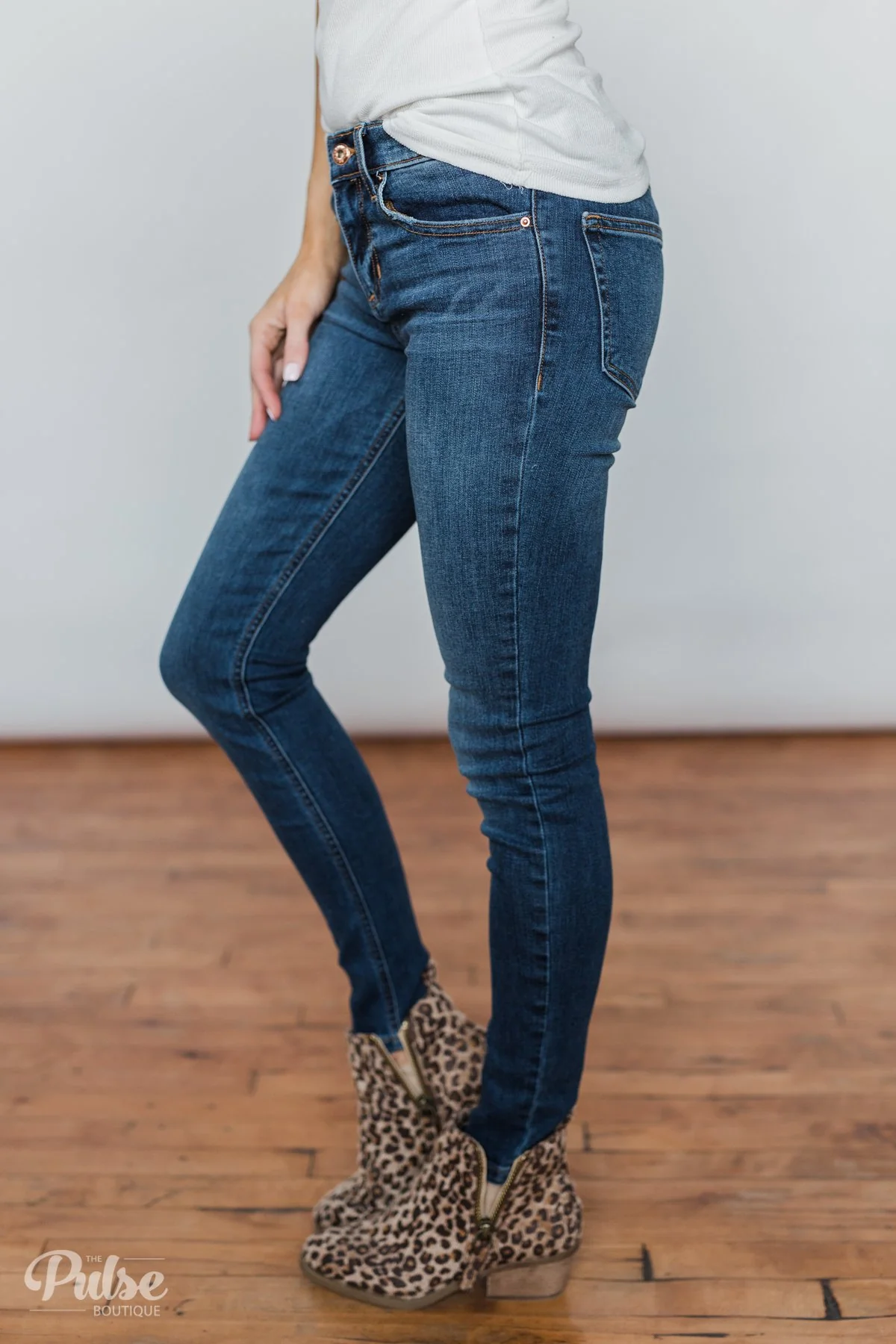 Sneak Peek Jeans- Becky wash - Image 4