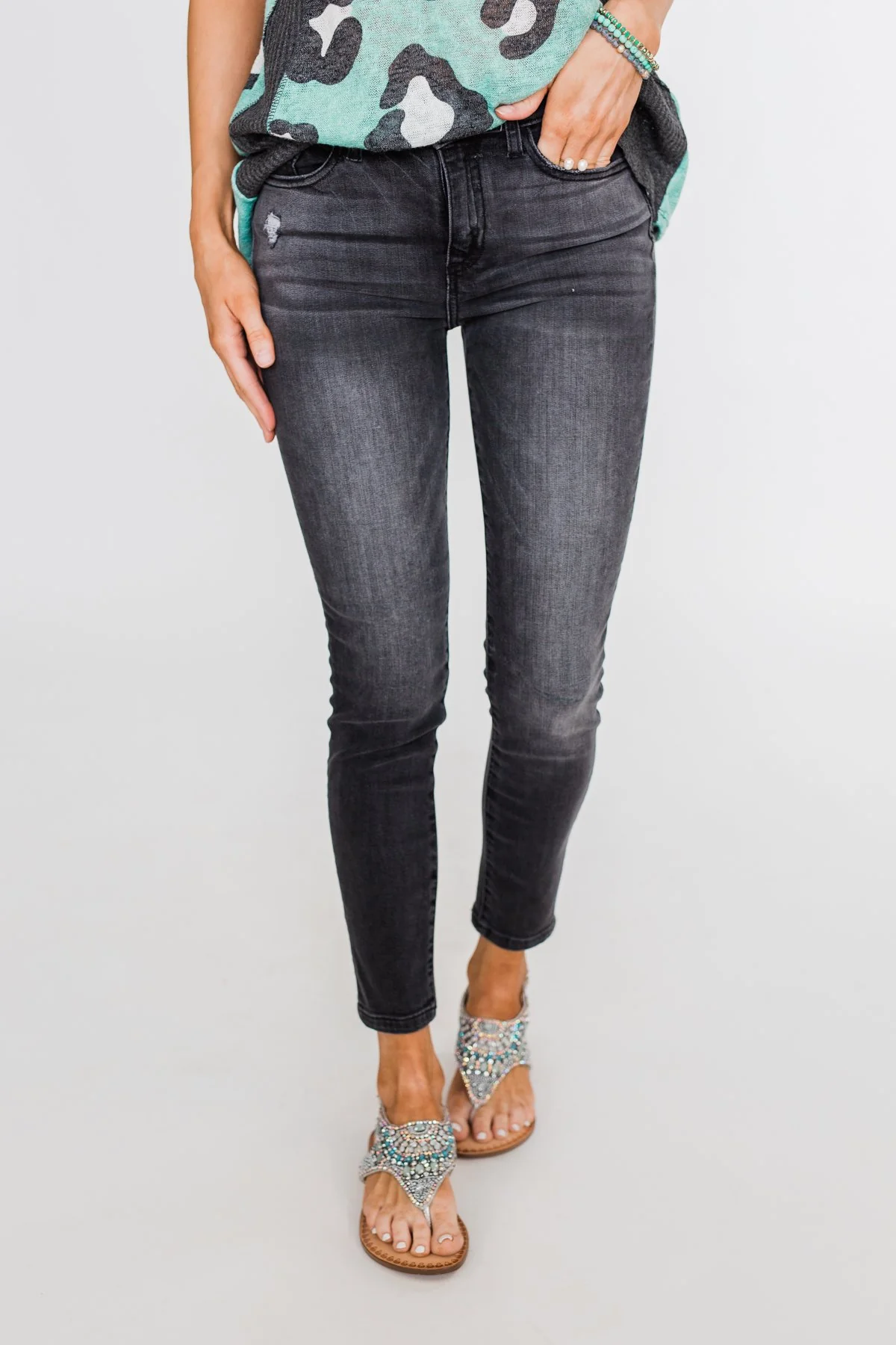 Sneak Peek Jeans- Madelyn Wash - Image 7