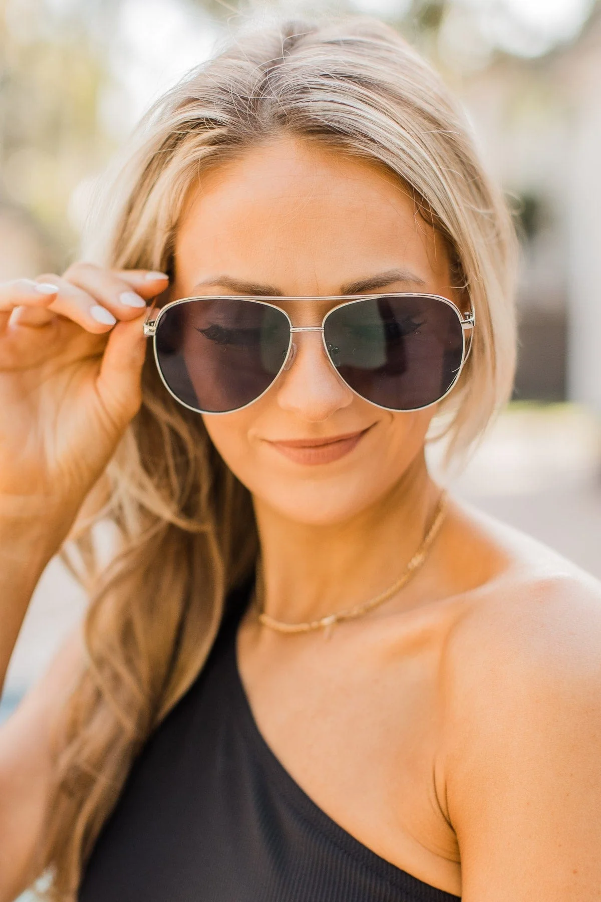 Sunset Melodies Oversized Aviator Sunglasses - Image 9