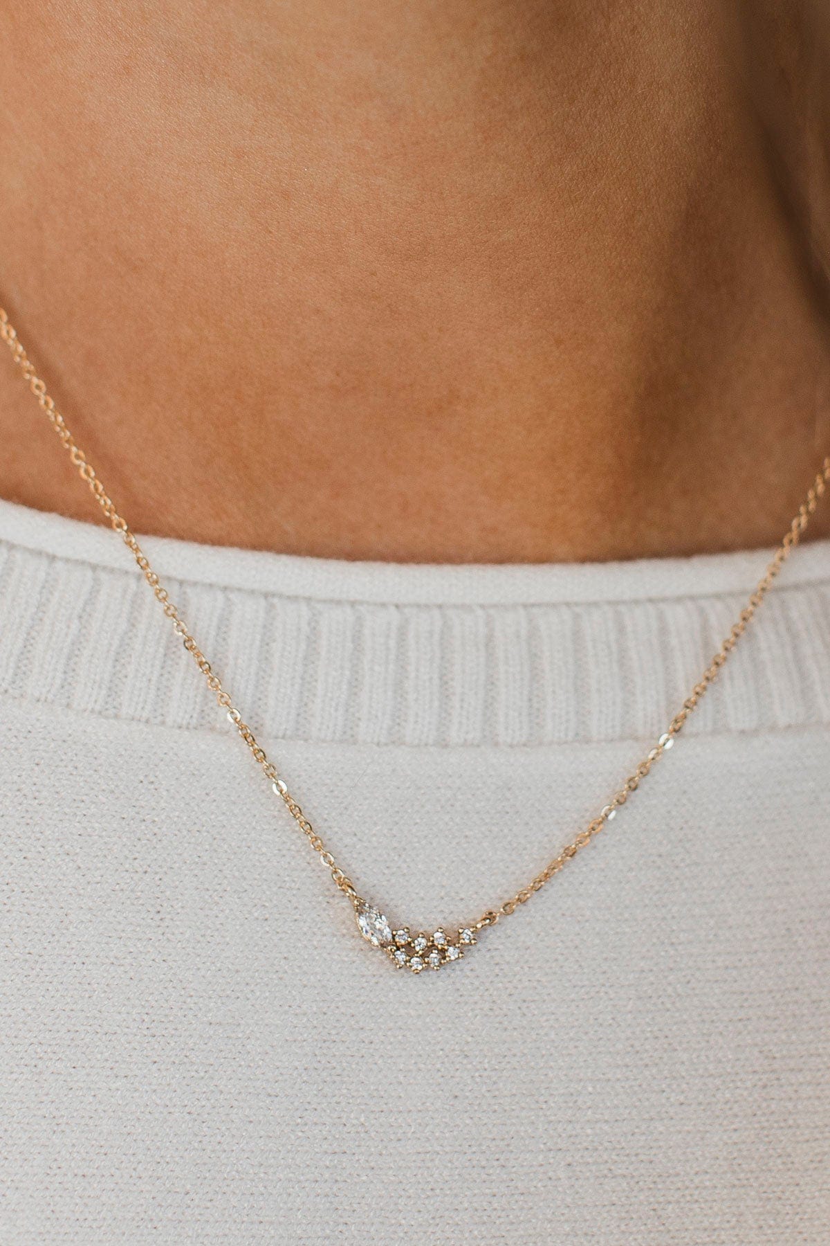 Timeless Style Pendant Necklace- Gold - Image 2