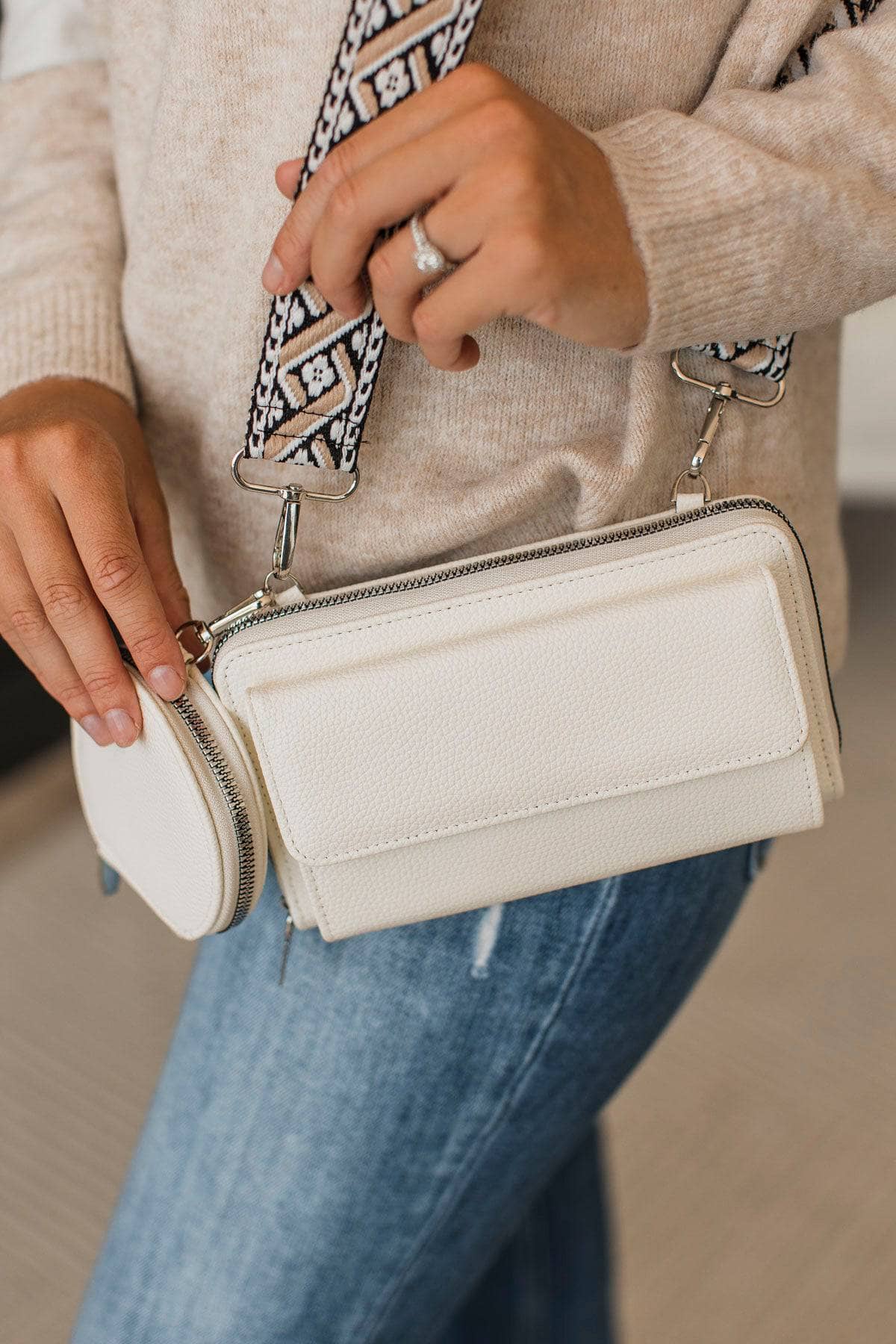 Top Contender Crossbody Purse & Wallet Set- Ivory - Image 2