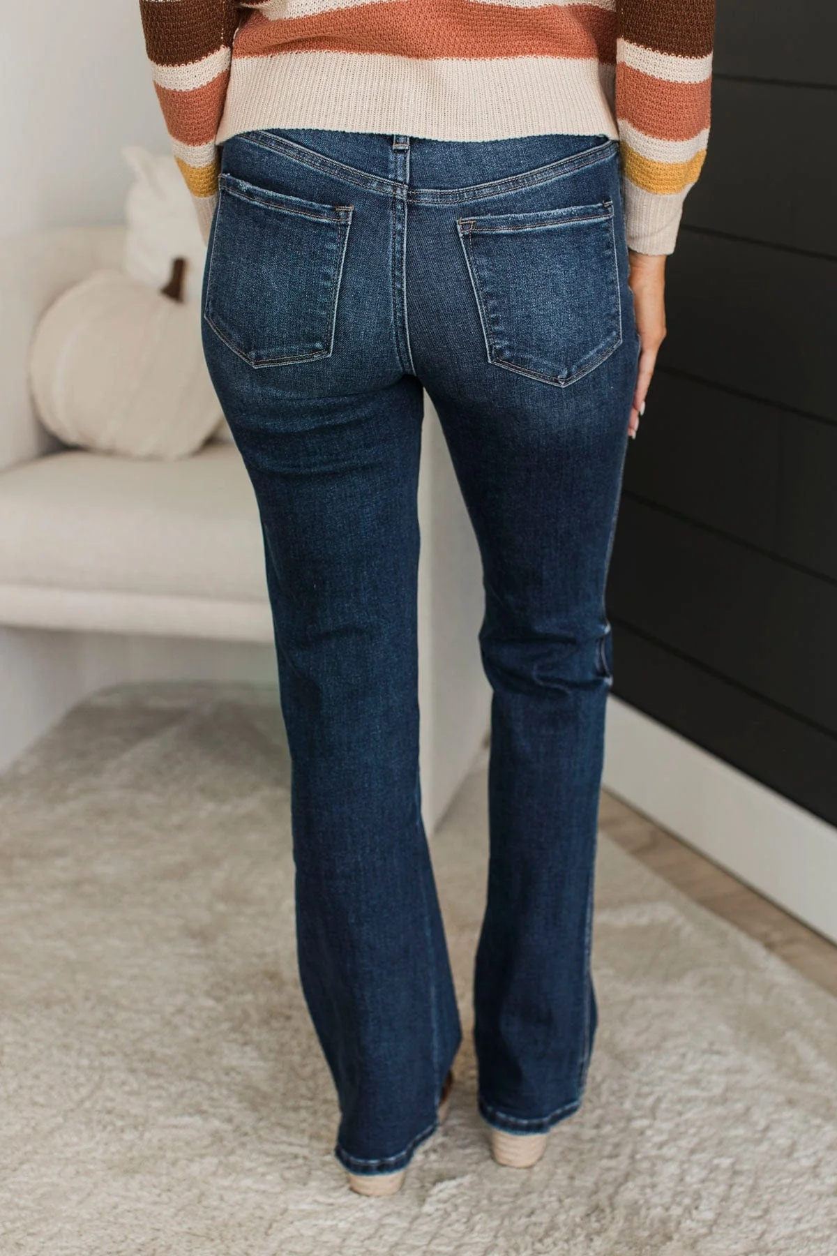 Vervet Bootcut Jeans- Tilly Wash - Image 4