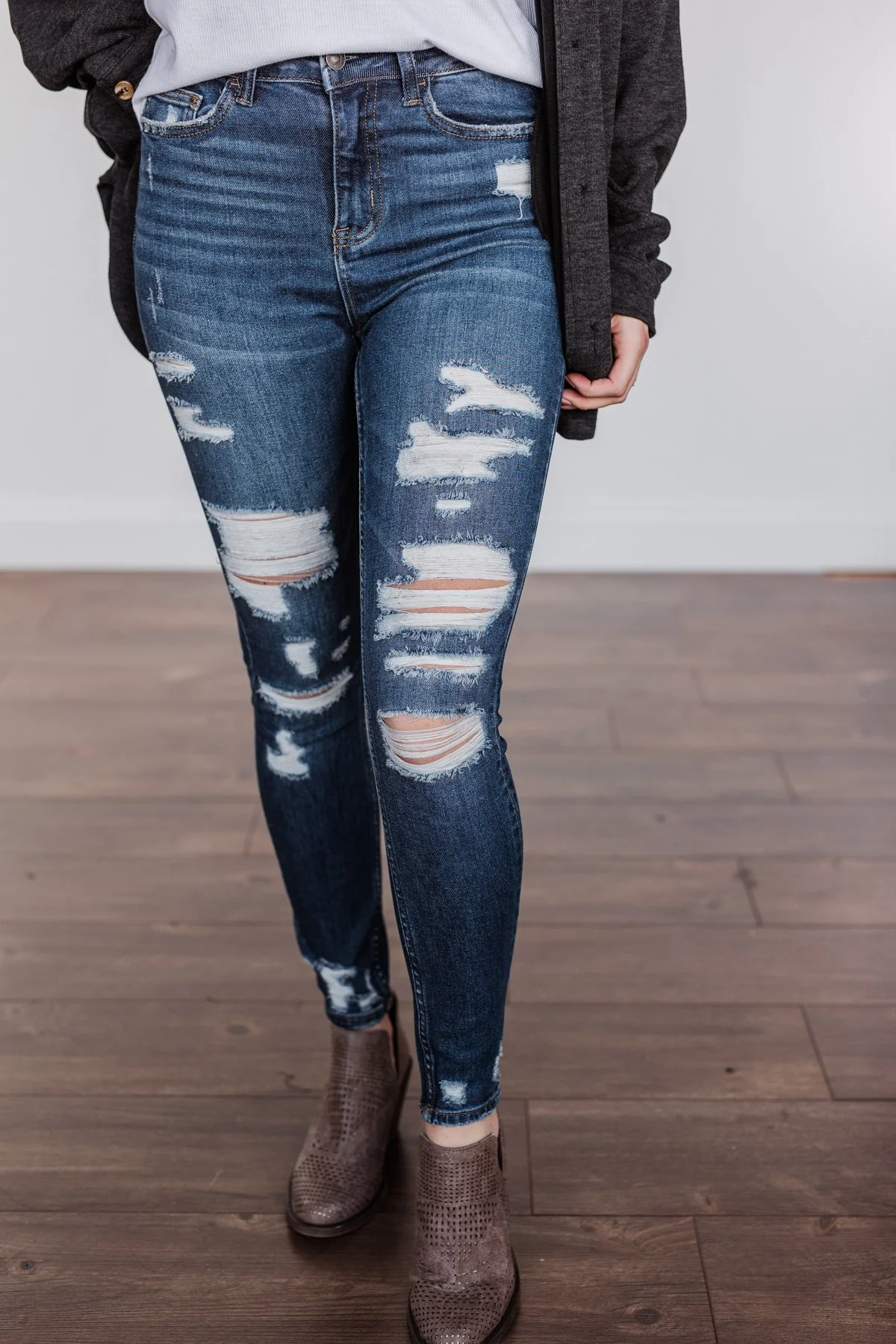 Vervet Distressed Skinny Jeans- Haylie Wash - Image 15