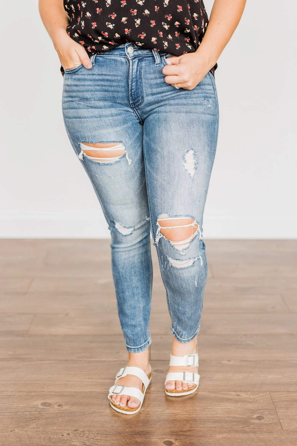 Vervet Mid-Rise Distressed Jeans- Noelle Wash - Image 4