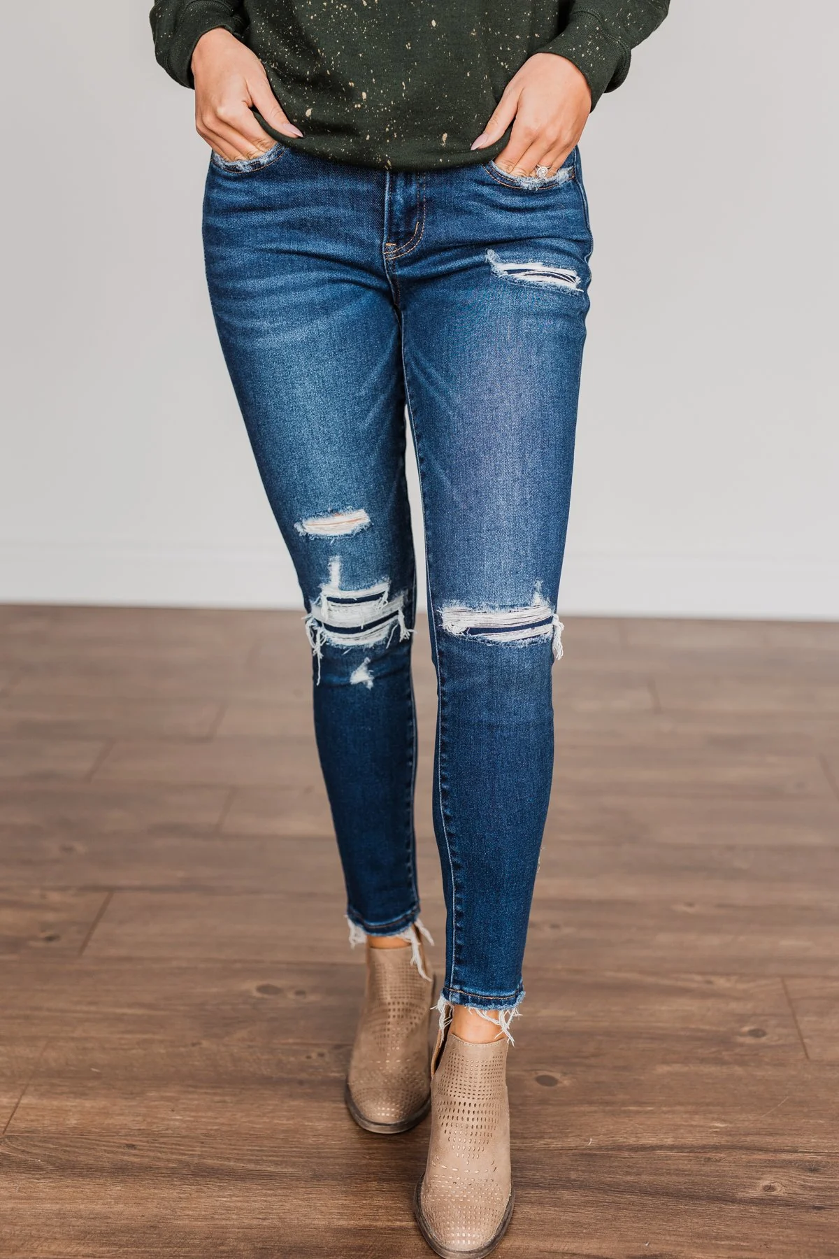 Vervet Mid-Rise Skinny Jean- Kristine Wash