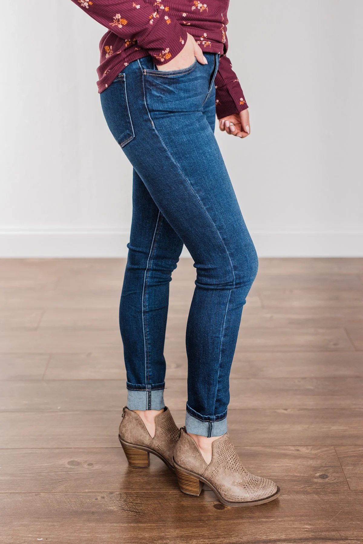 Vervet Mid-Rise Skinny Jean- Arabella Wash - Image 9