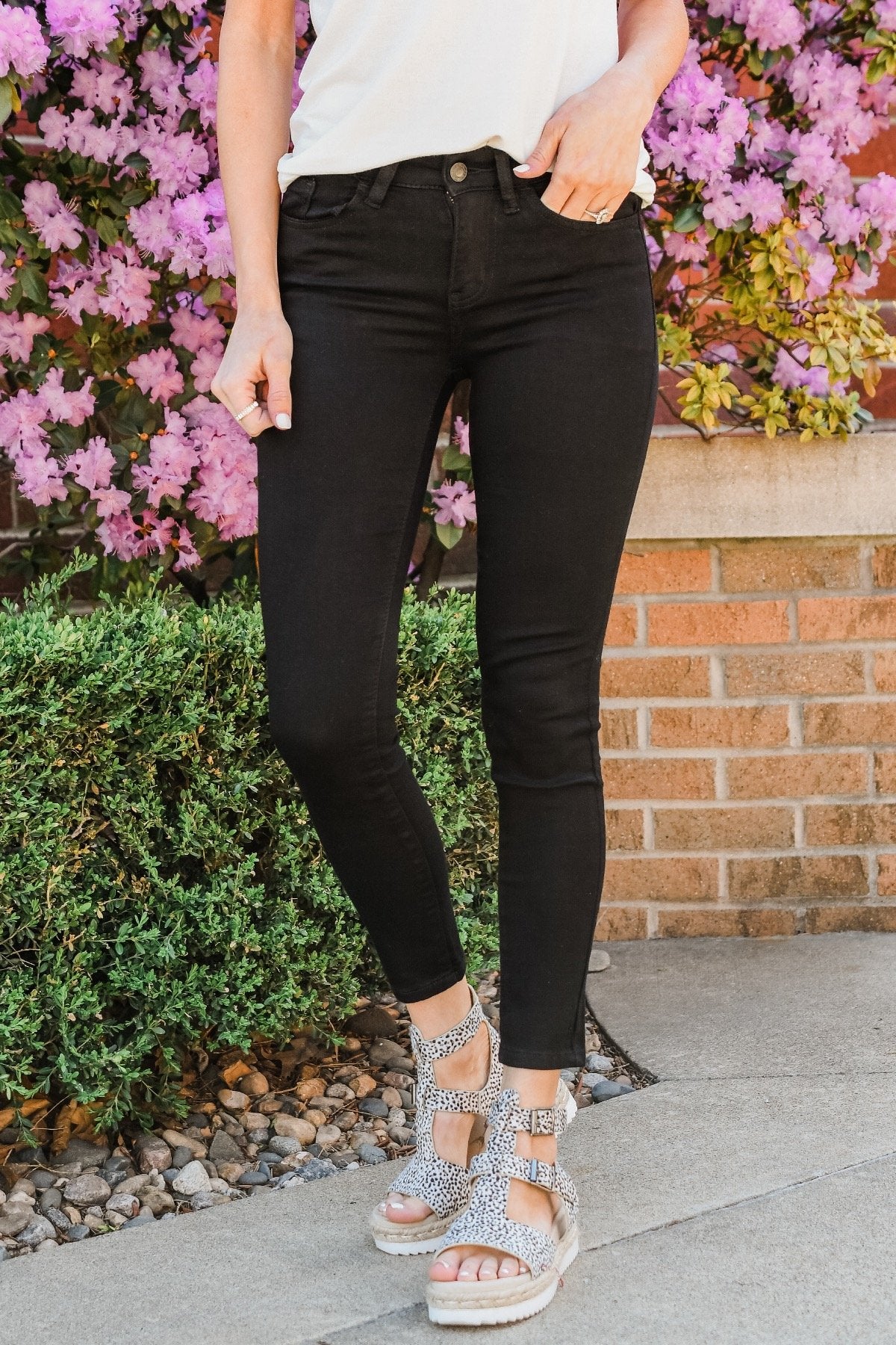 Vervet Mid-Rise Skinny Jeans- Lorelai Wash - Image 2