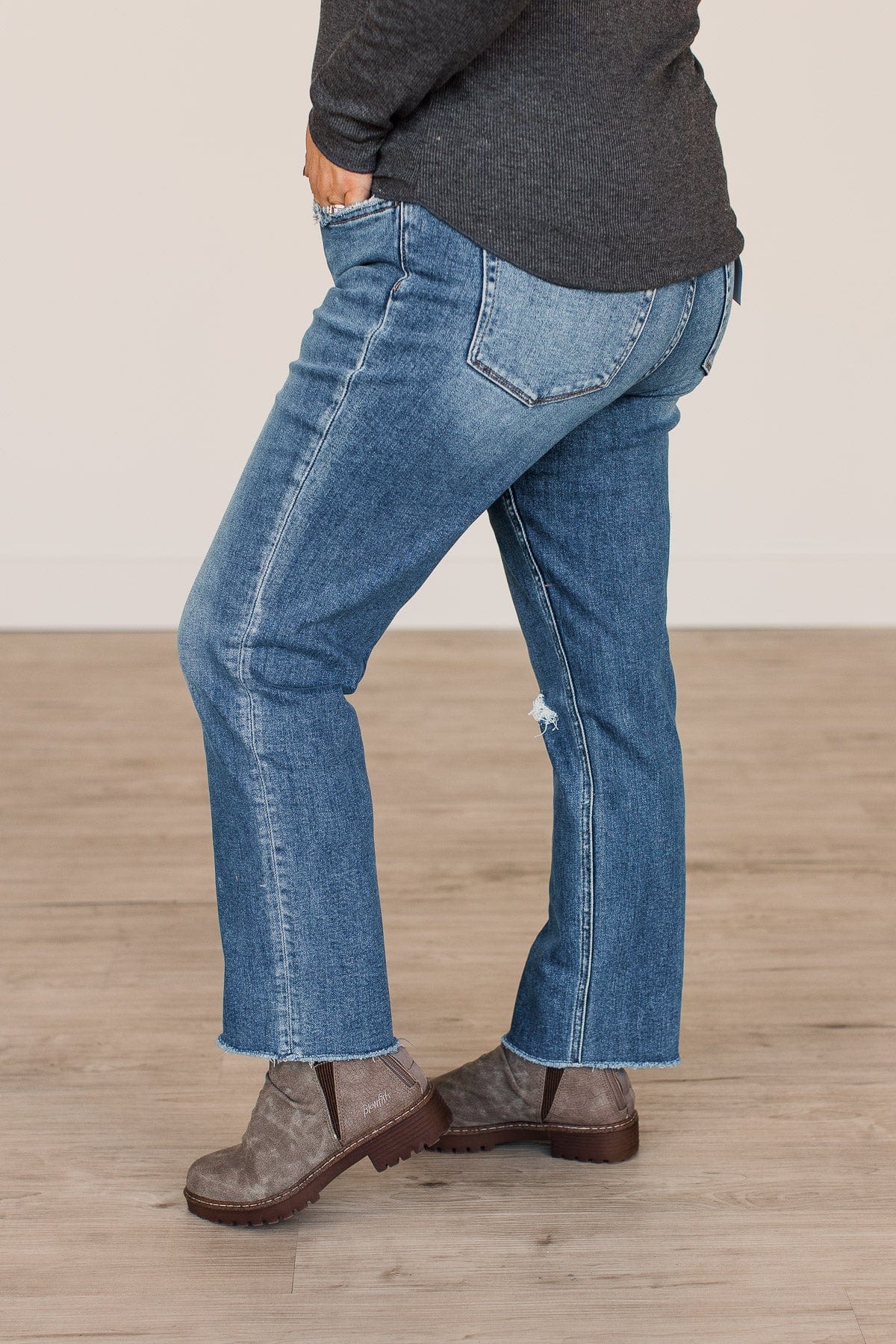 Vervet Slim Straight Jeans- Linda Wash - Image 4