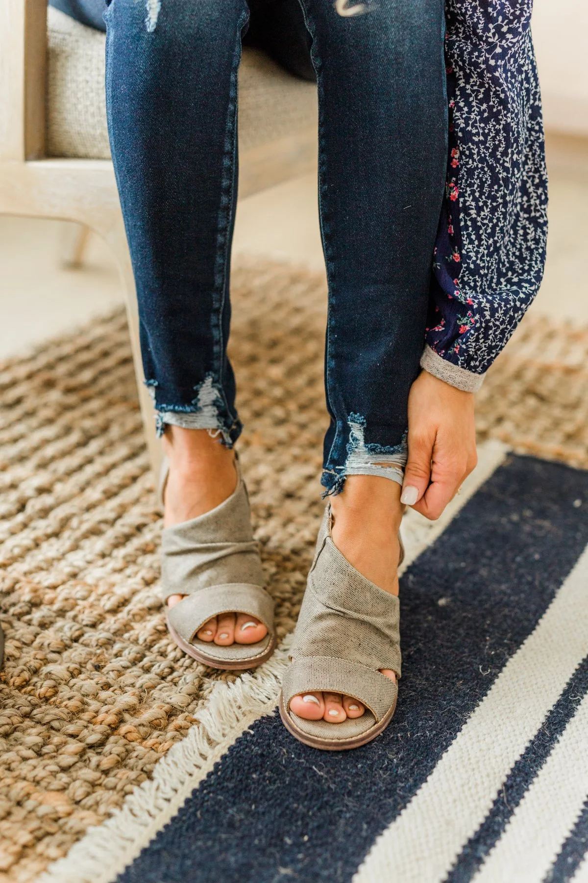 Very G Becca Wedges- Cream - Image 2