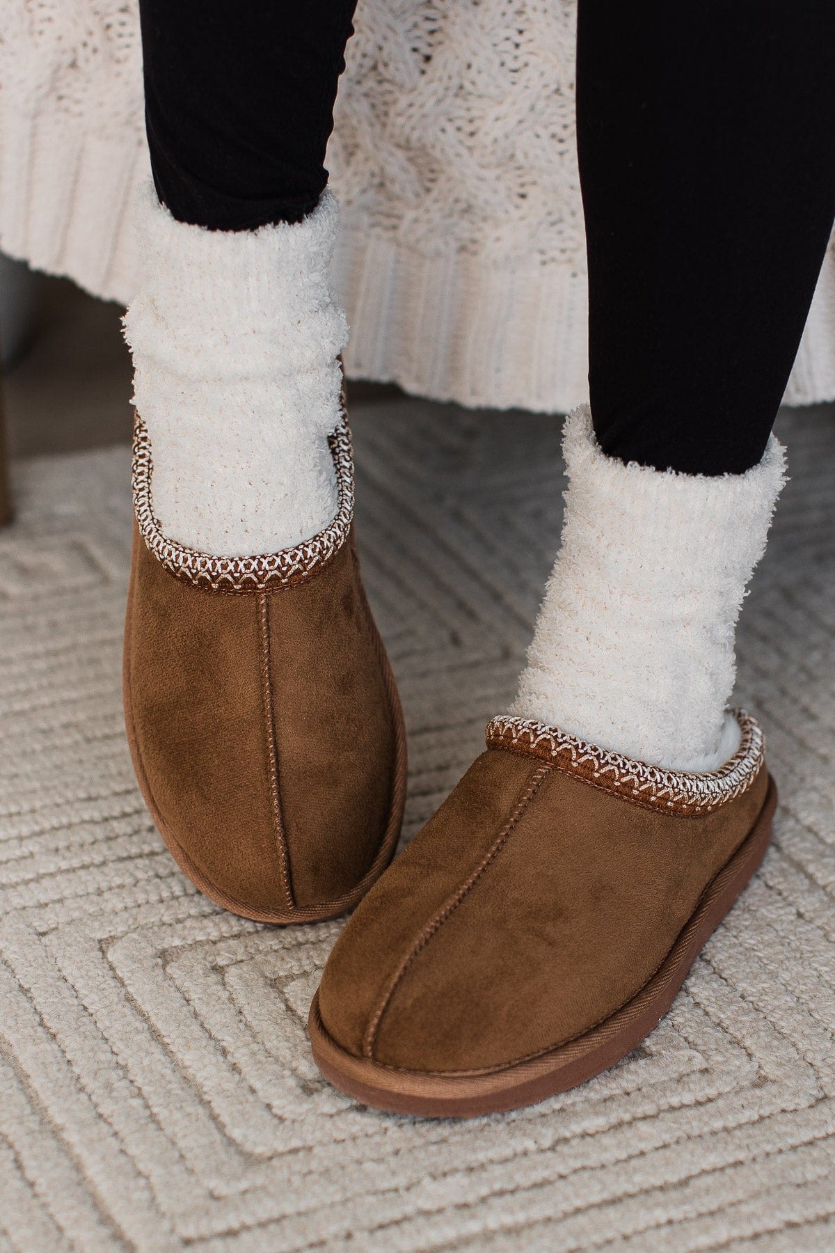 Very G Bruin 2 Slippers- Tan - Image 2