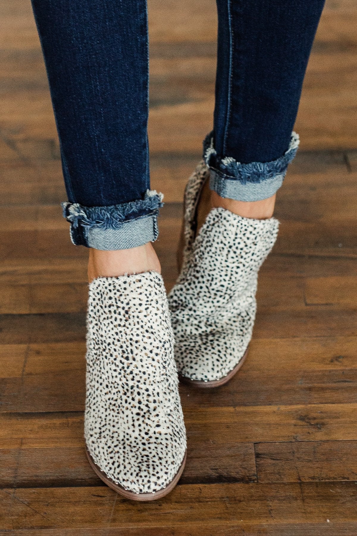 Very G Deavan Booties- Beige - Image 3