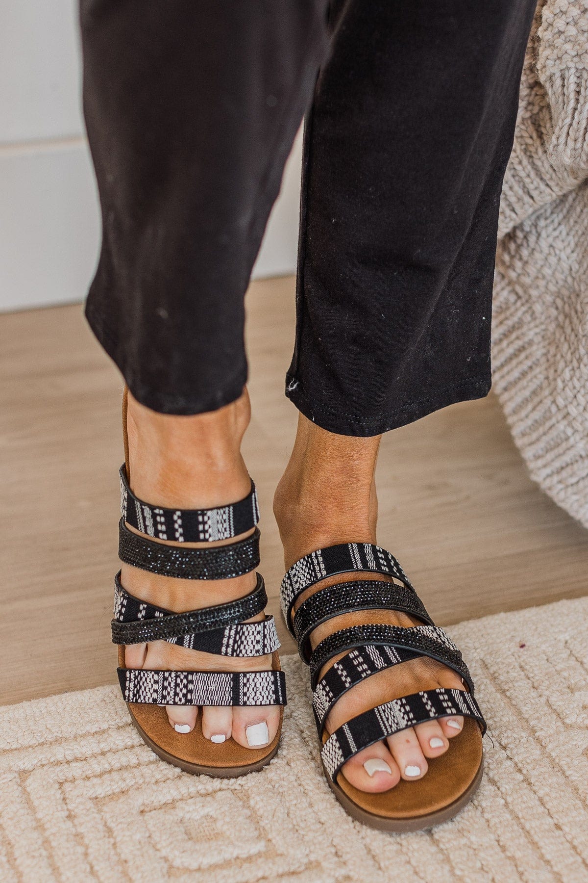 Very G Ginger 4 Sandals- Black & White - Image 2