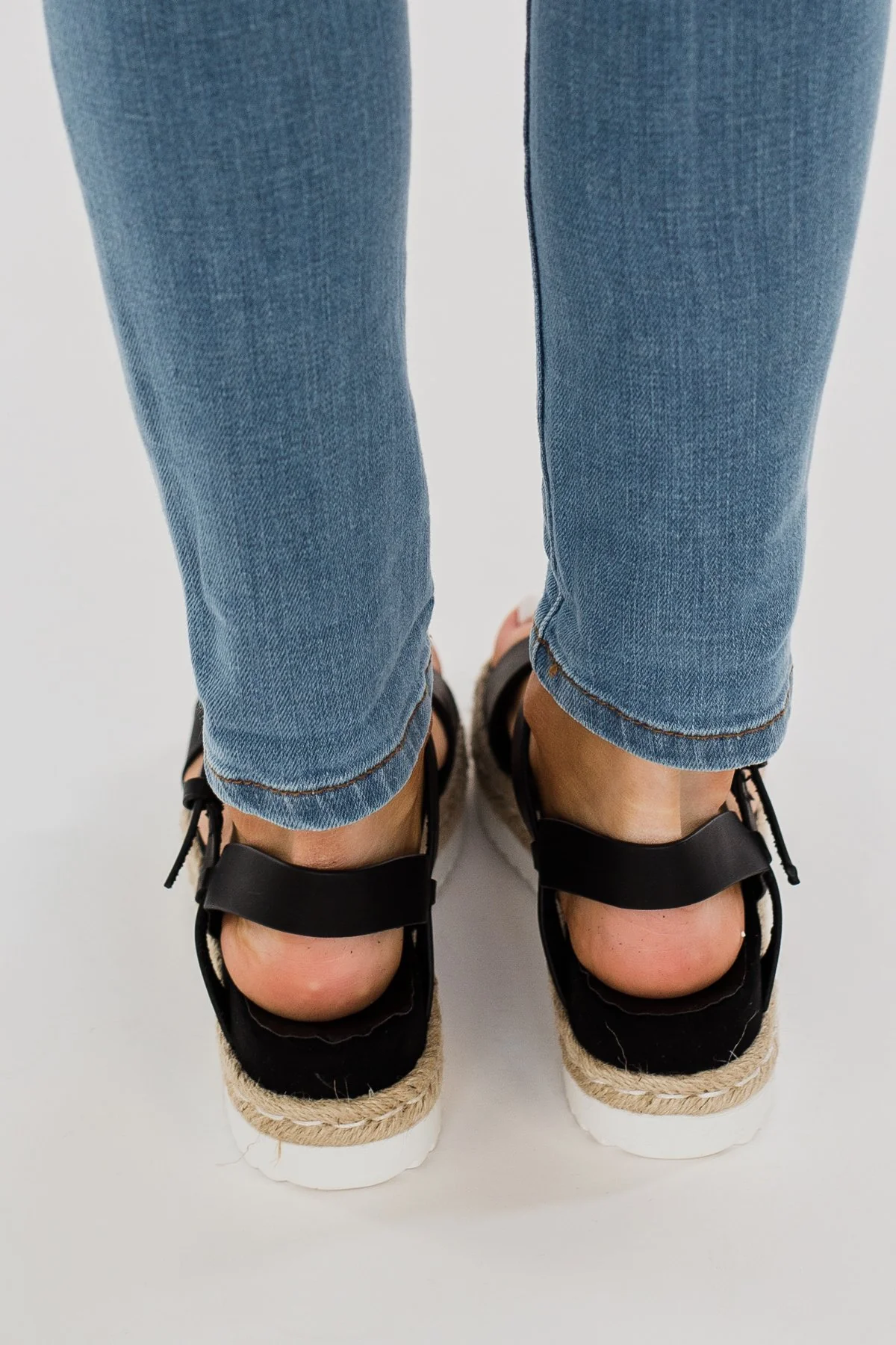 Very G Glossy Platform Sandals- Black - Image 5