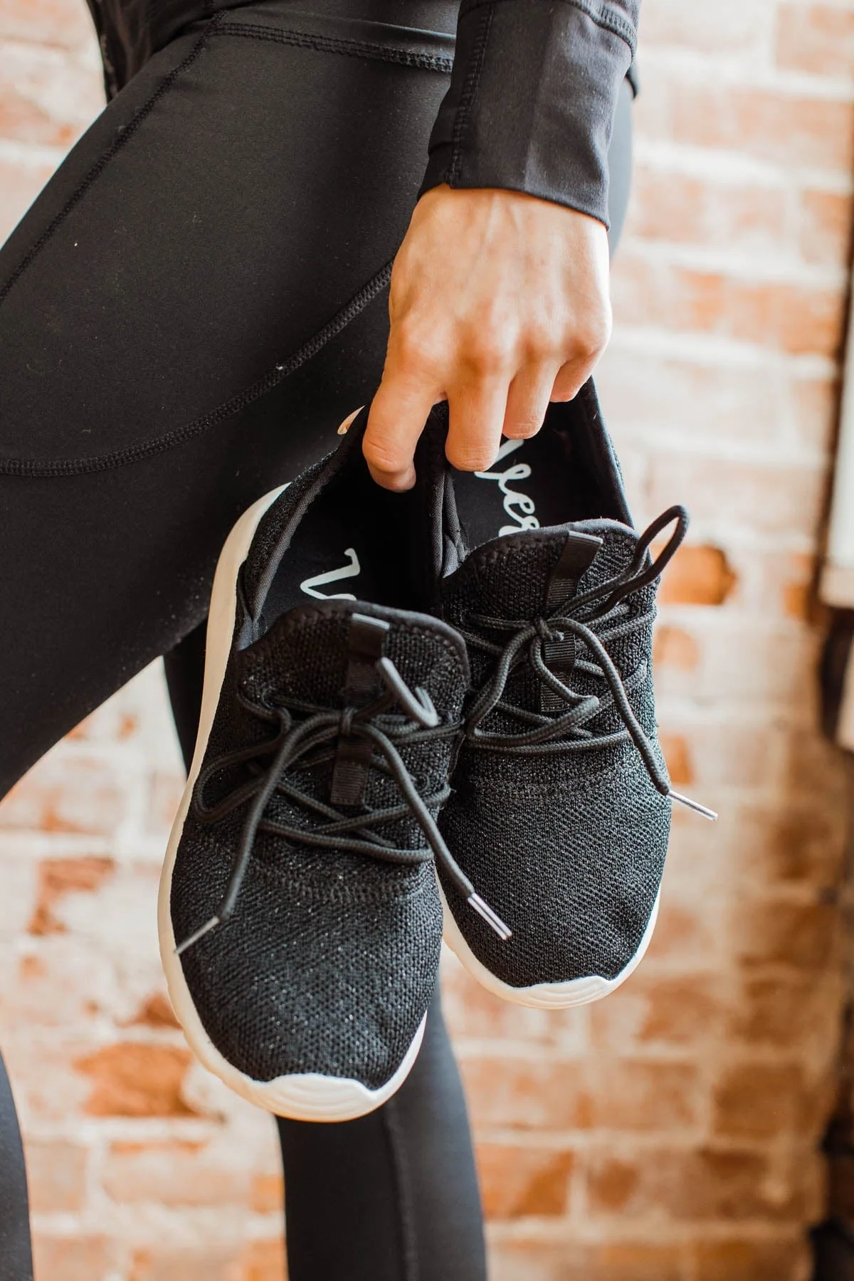 Very G Liliana Sneakers- Black - Image 4
