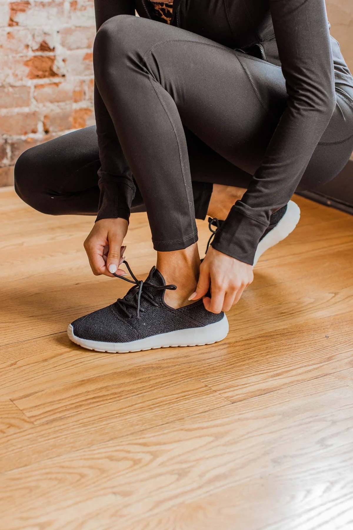 Very G Liliana Sneakers- Black - Image 5