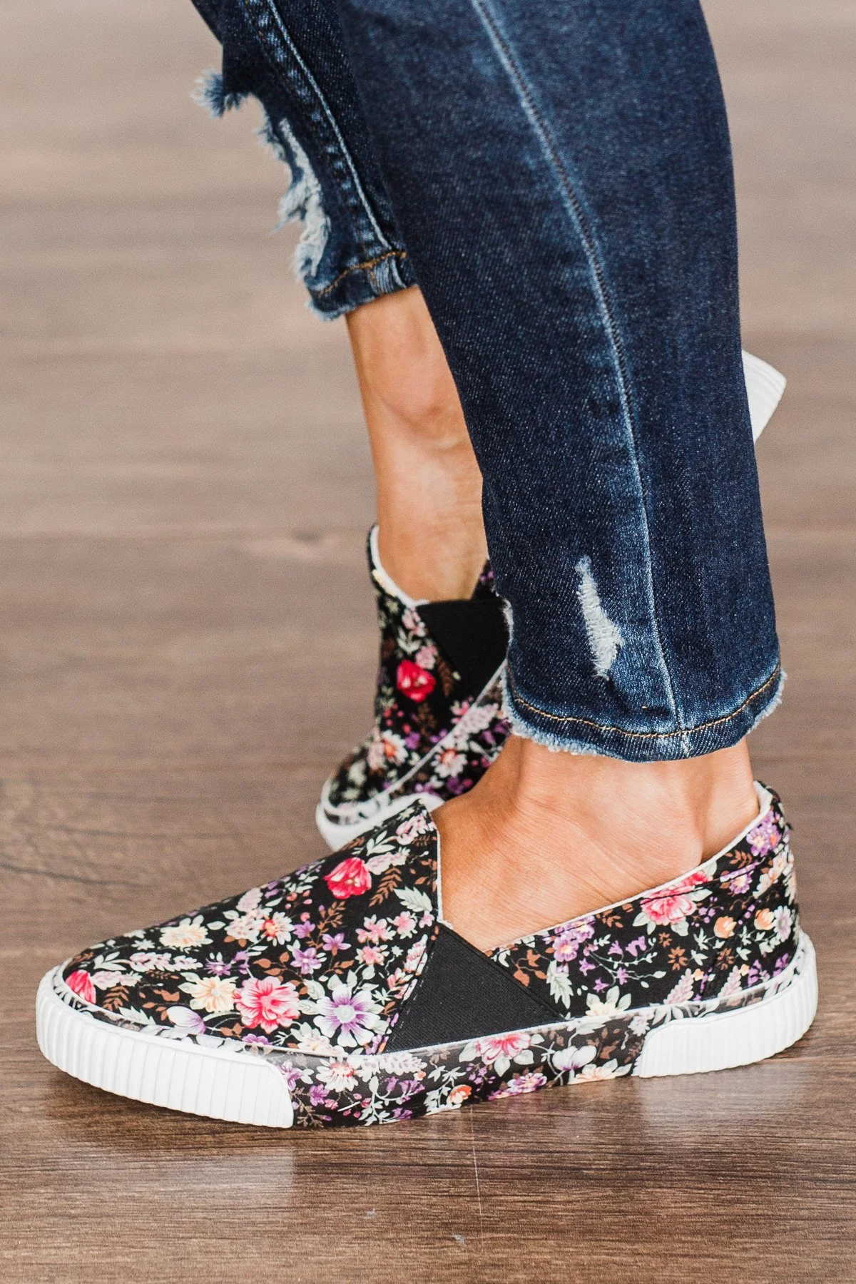 Very G Roxanne Sneakers- Black - Image 2