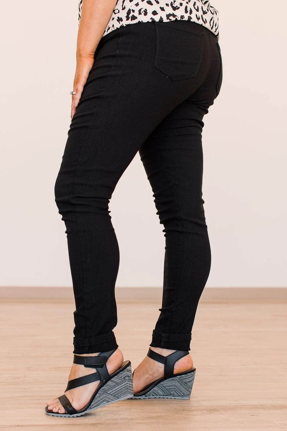YMI Mid-Rise Jeggings- Helena Wash - Image 8